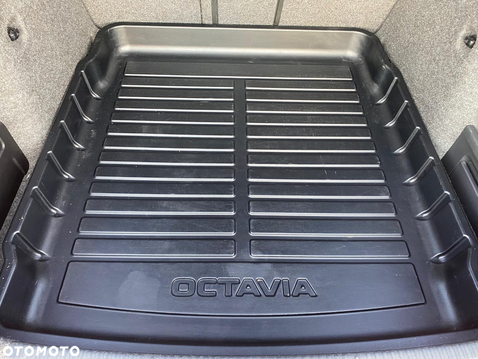 Skoda Octavia 2.0 TSI RS - 13