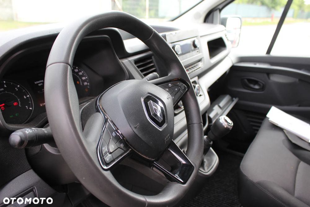 Renault Trafic - 19