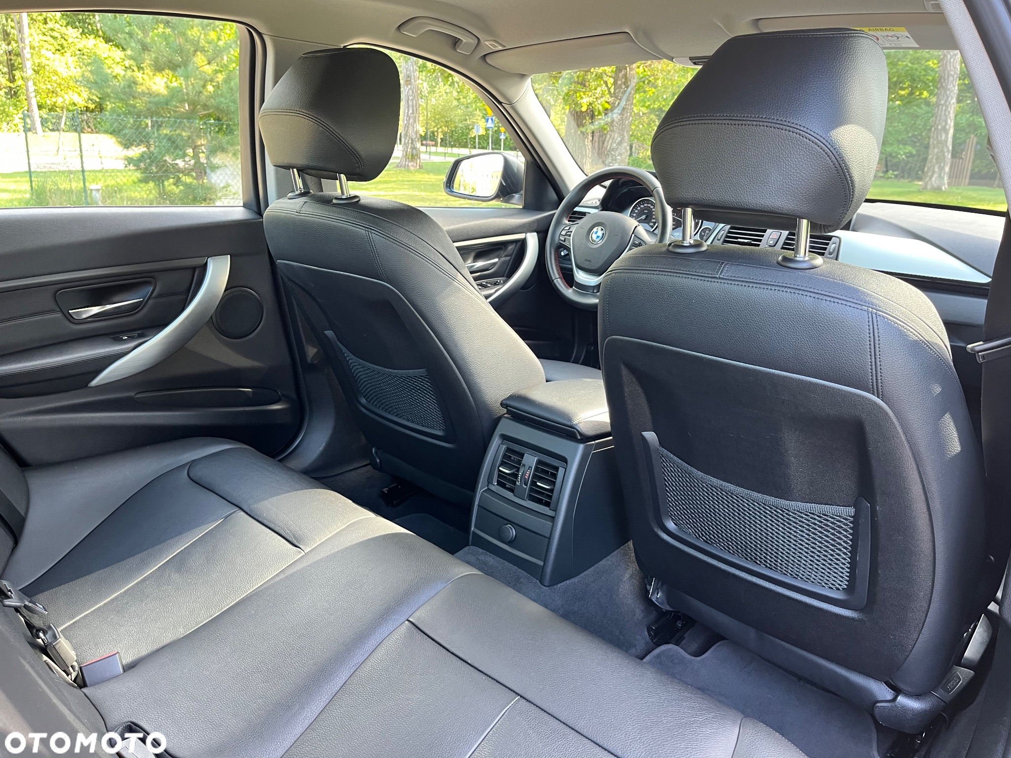 BMW Seria 3 318d Touring Sport Line - 13