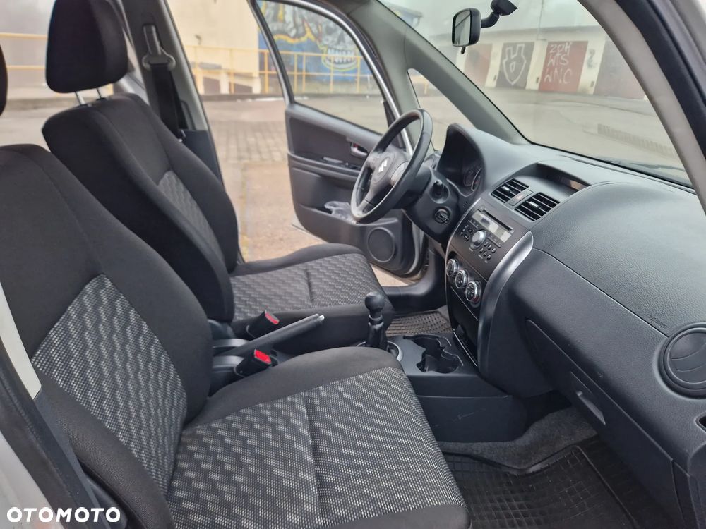 Suzuki SX4 1.6 GS / Premium - 15