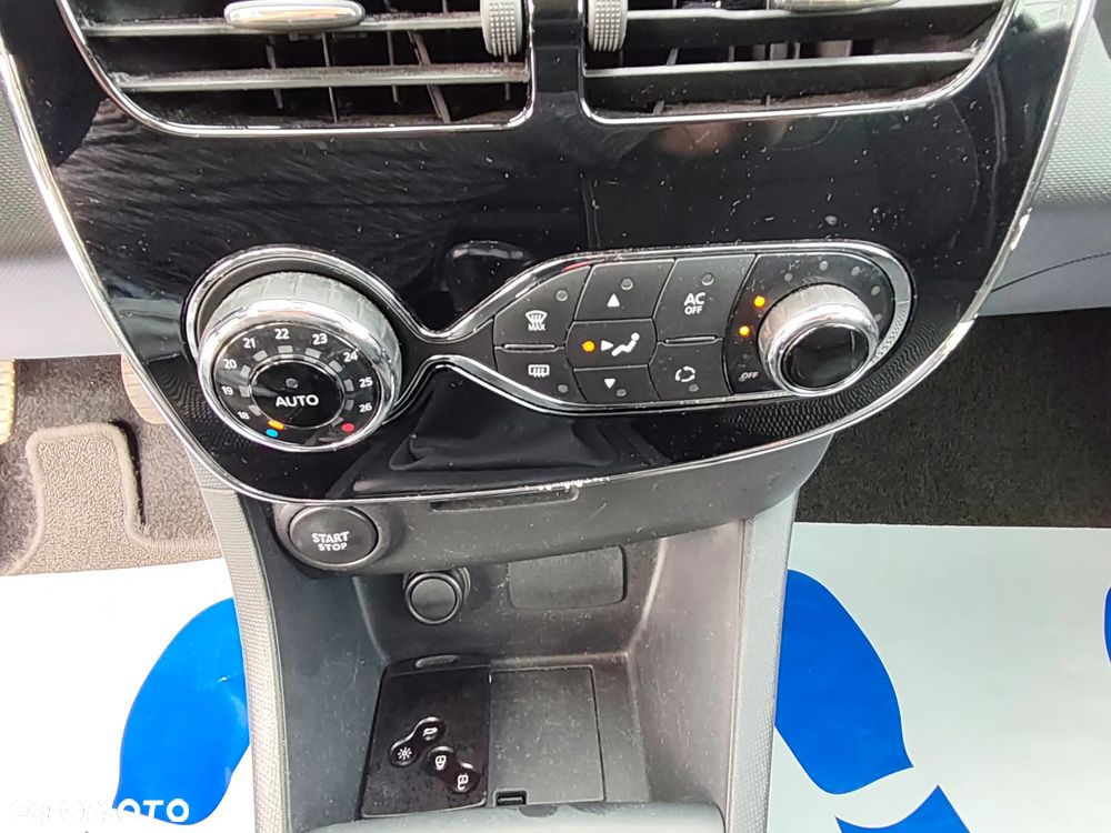 Renault Clio 1.2 16V 75 Life - 20