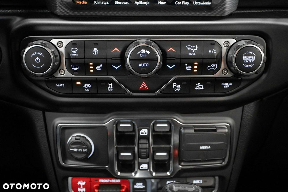 Jeep Wrangler - 33