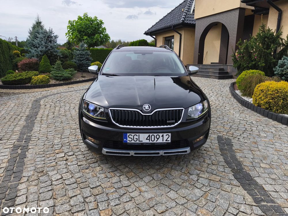 Skoda Octavia 2.0 TDI 4x4 DSG Scout - 17