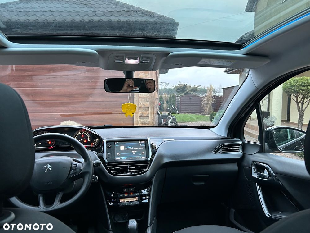 Peugeot 208 1.2 PureTech Allure - 8