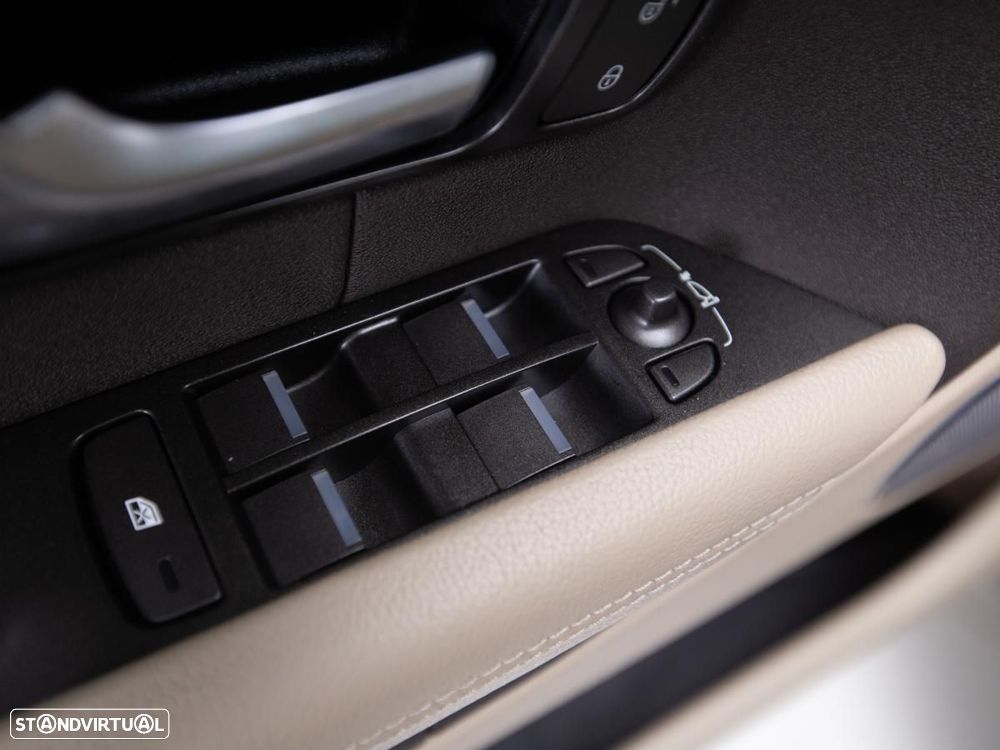 Land Rover Range Rover Evoque - 17