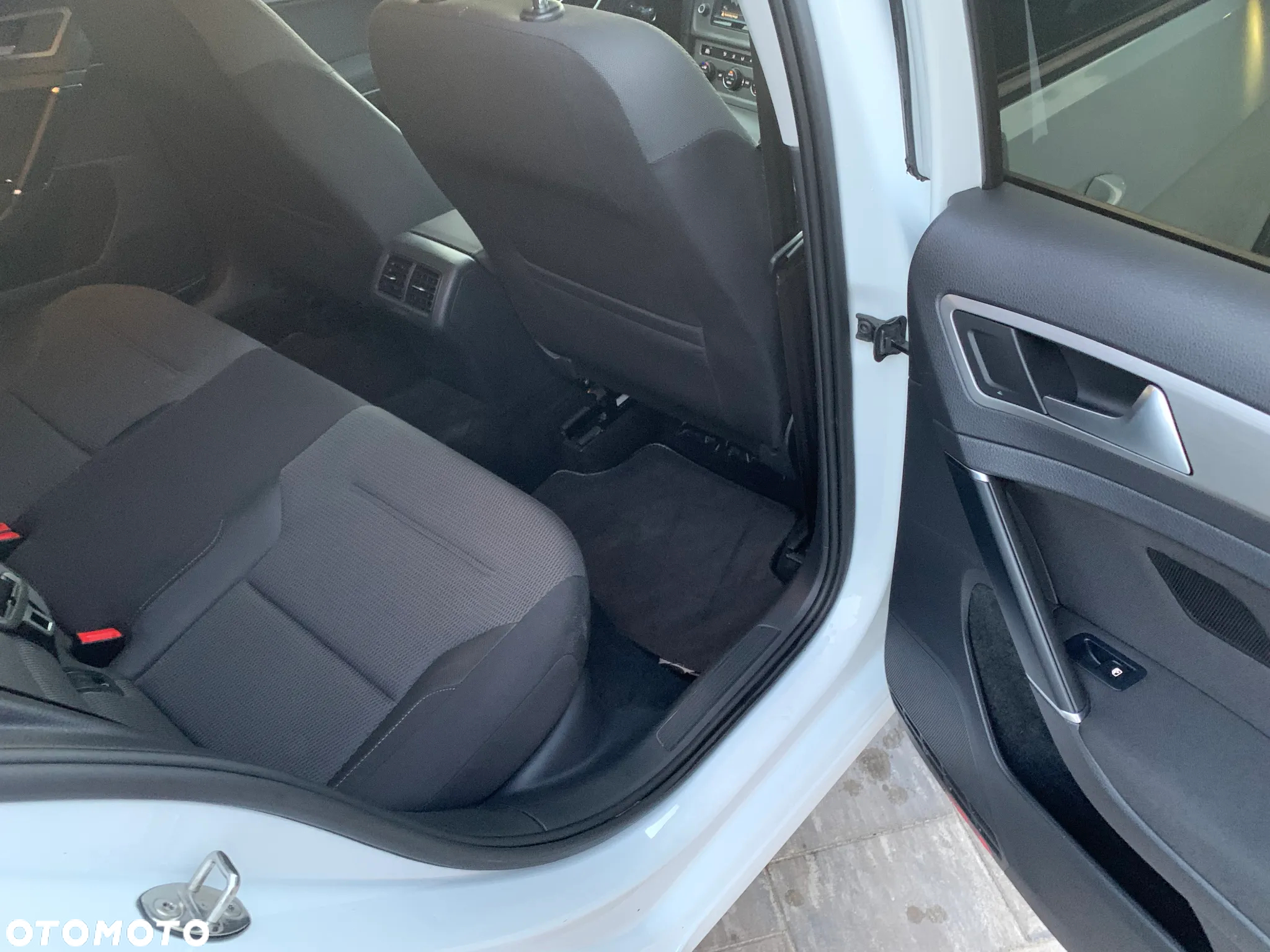 Volkswagen Golf VII 1.6 TDI BMT Comfortline - 23