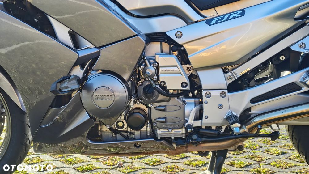 Yamaha FJR - 11