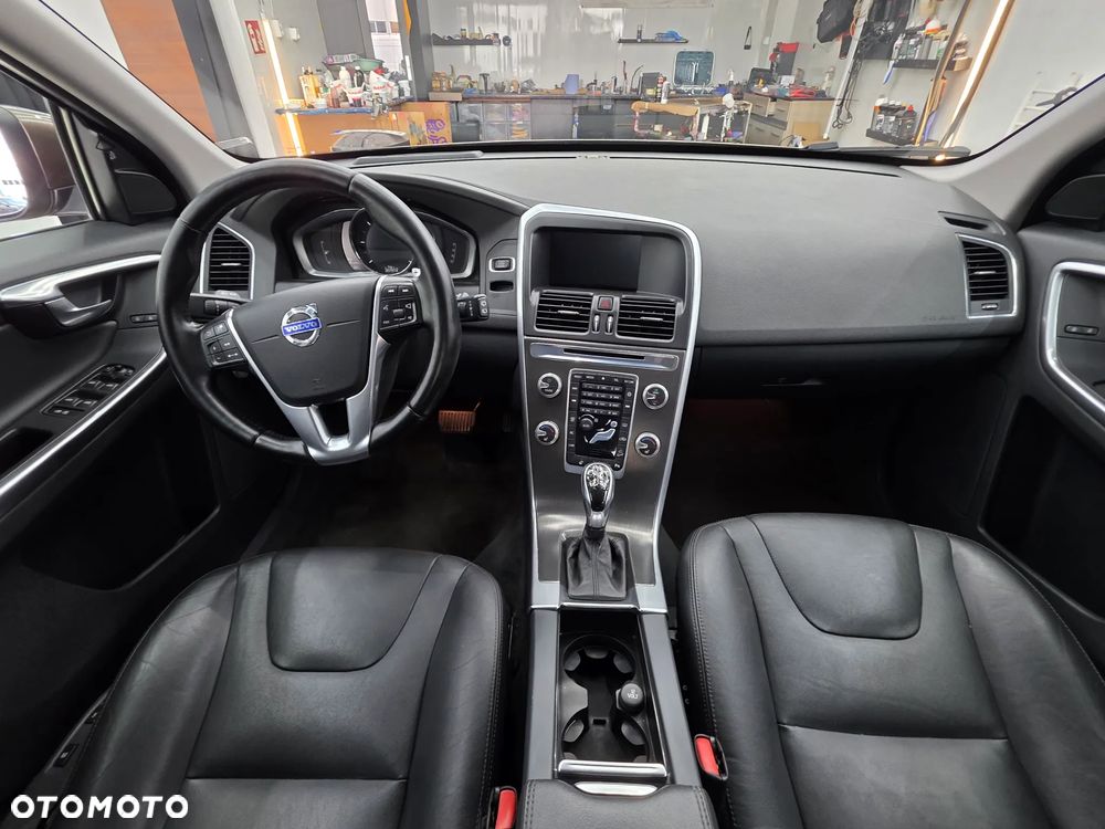 Volvo XC 60 D5 AWD Summum - 4