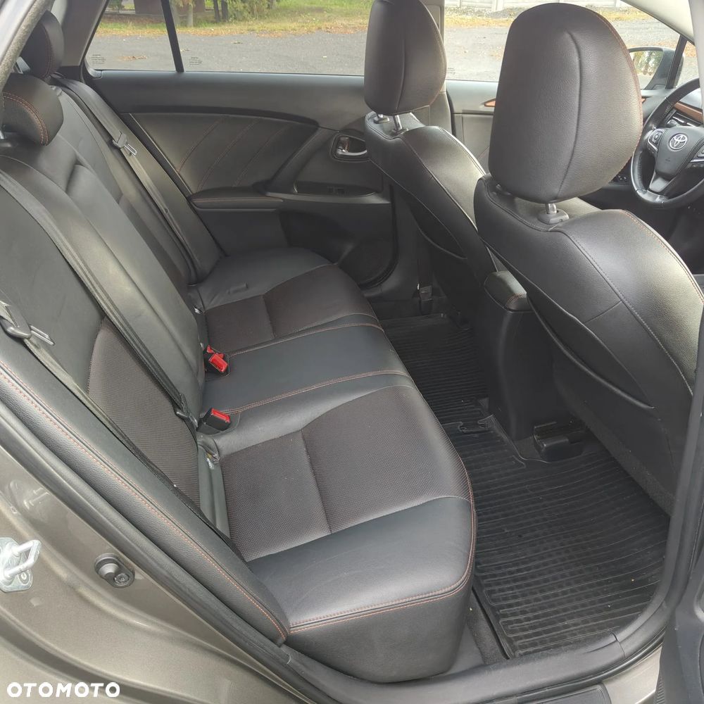Toyota Avensis 1.8 Prestige MS - 18