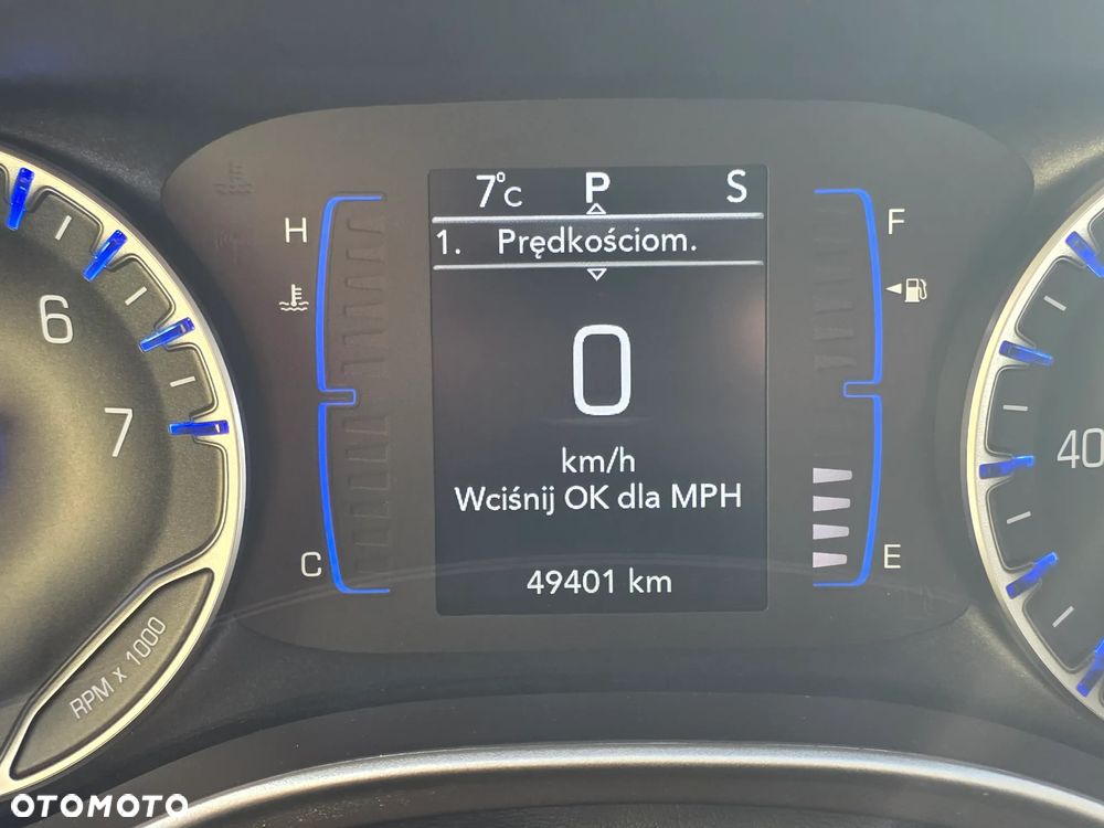 Chrysler Pacifica - 17