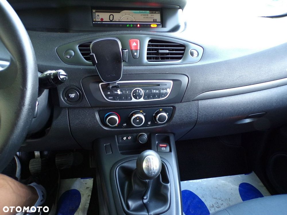Renault Grand Scenic - 19