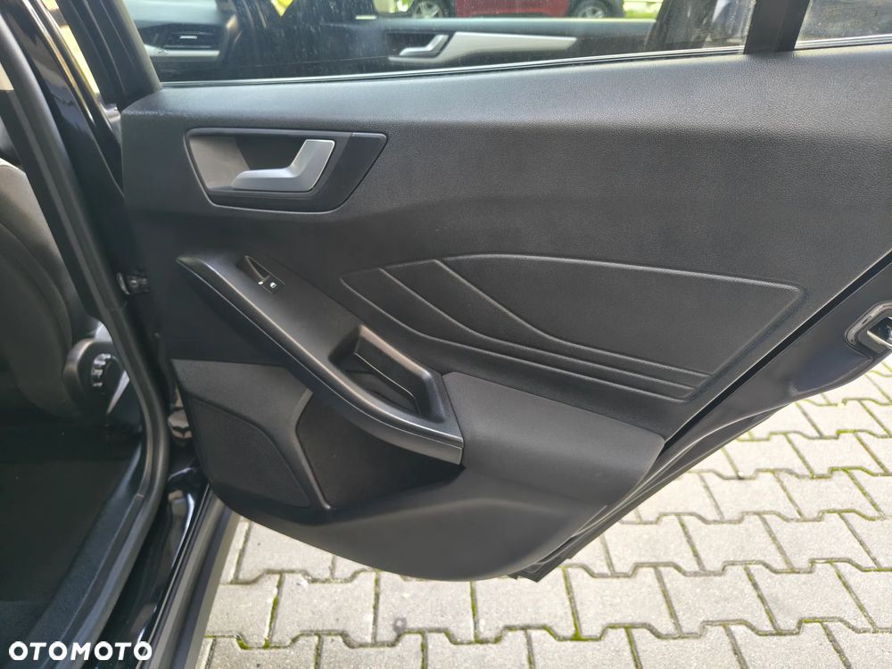 Ford Focus 1.0 EcoBoost mHEV Connected - 28