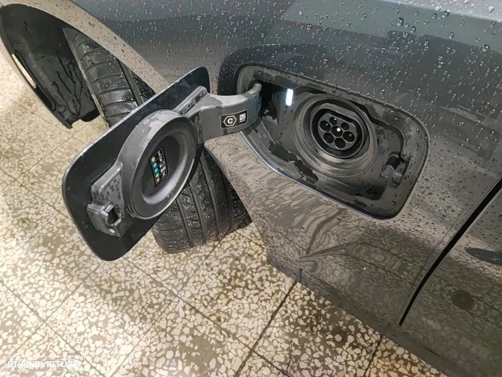 BMW 320 e Touring Corporate Edition Auto - 12