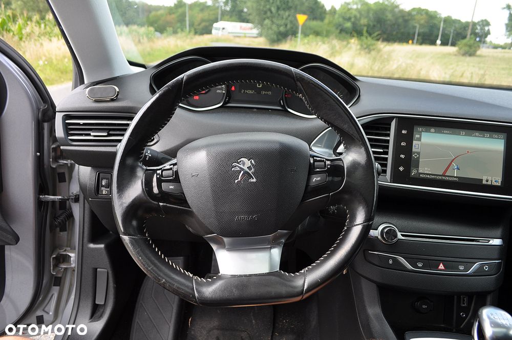 Peugeot 308 1.6 BlueHDi Allure S&S - 24