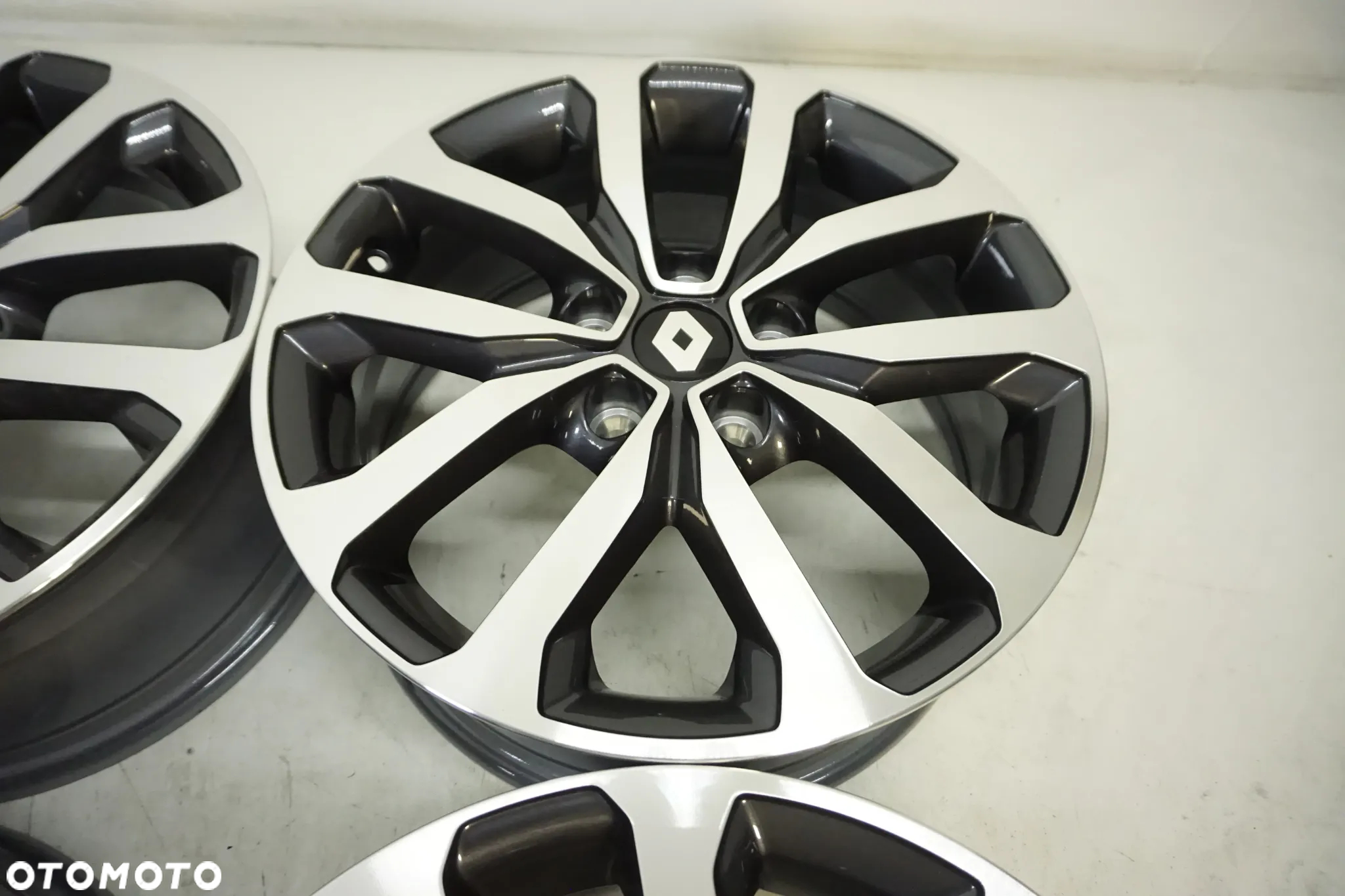FELGI ALUMINIOWE 17 RENAULT KADJAR SYMBIOZ EXPRESS ZOE  CAPTUR II KADJAR KOLEOS MEGANE SCENIC TALISMAN ESPACE LAGUNA III FLUENCE KANGOO ORYGINAŁ GRAFIT - 4