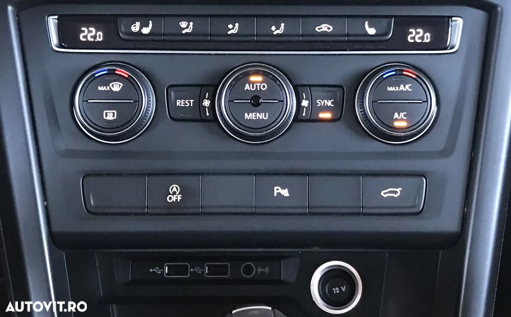 Volkswagen Touran 2.0 TDI SCR DSG Trendline - 23