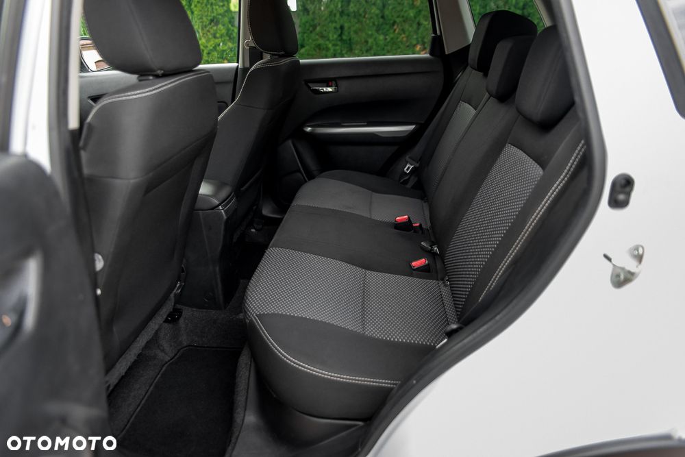 Suzuki Vitara 1.4 Boosterjet Hybrid Comfort+ - 36