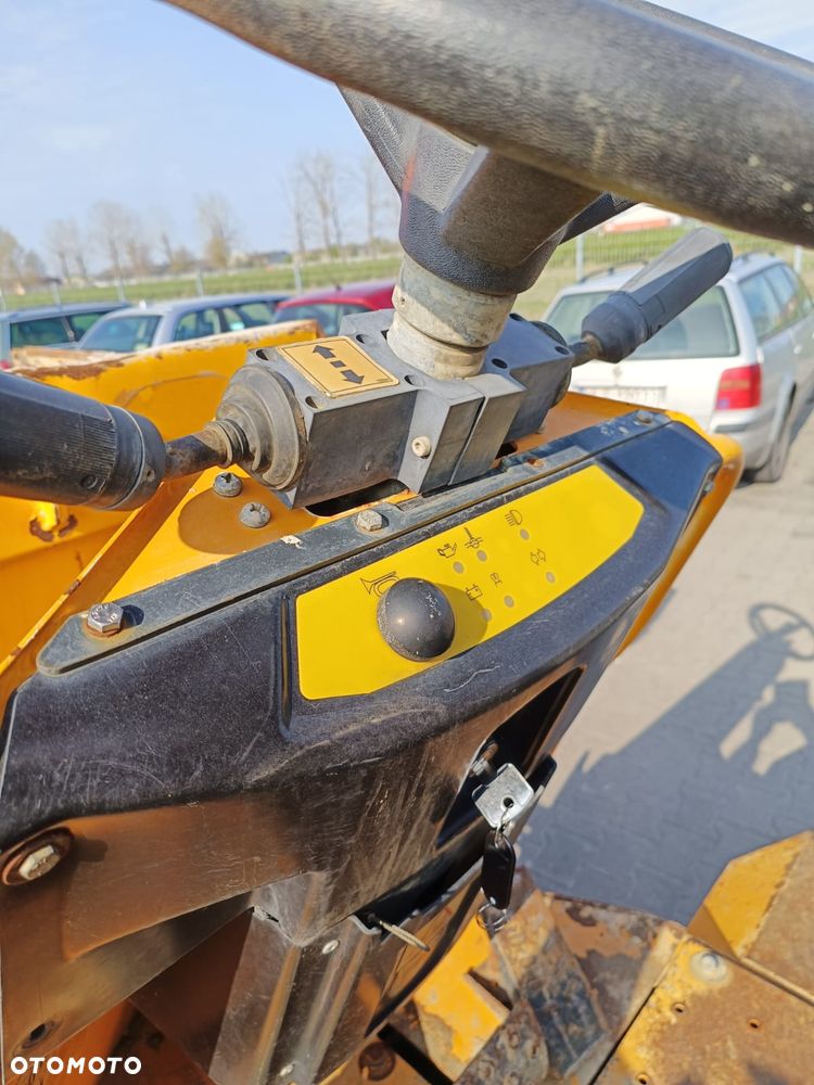 Thwaites 3 tonne - 4