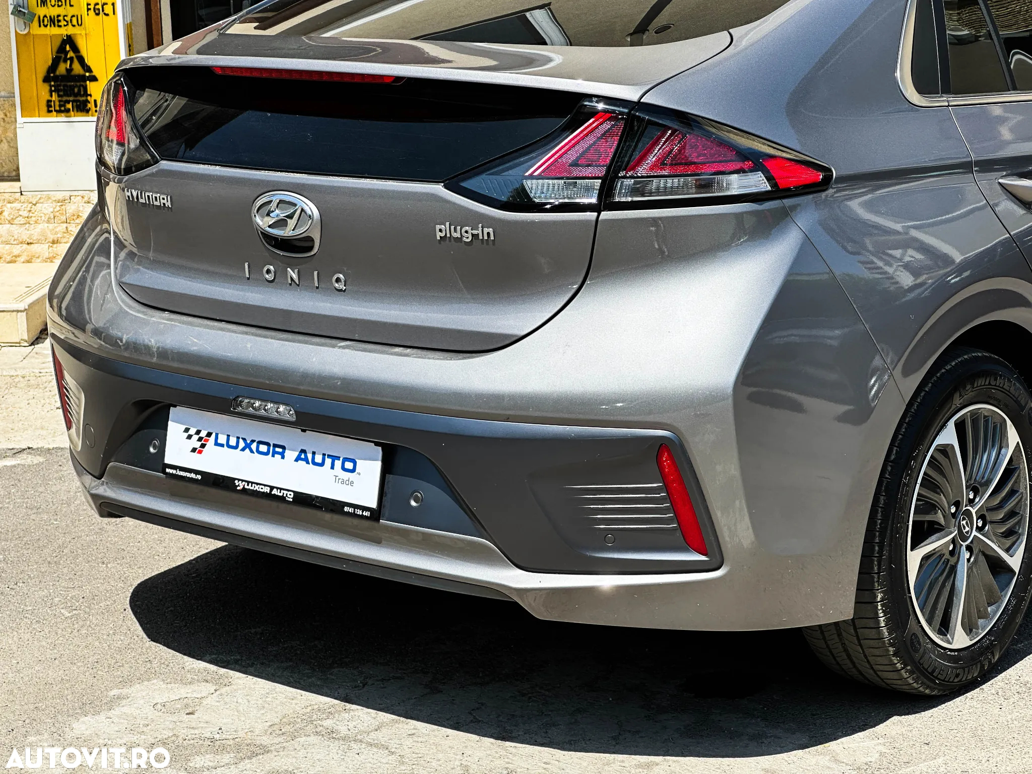 Hyundai IONIQ Plug-In Hybrid 1.6 141CP Exclusive - 11