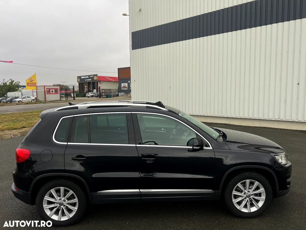 Volkswagen Tiguan 2.0 TDI DPF 4Motion BlueMotion Technology DSG Lounge Sport & Style - 11