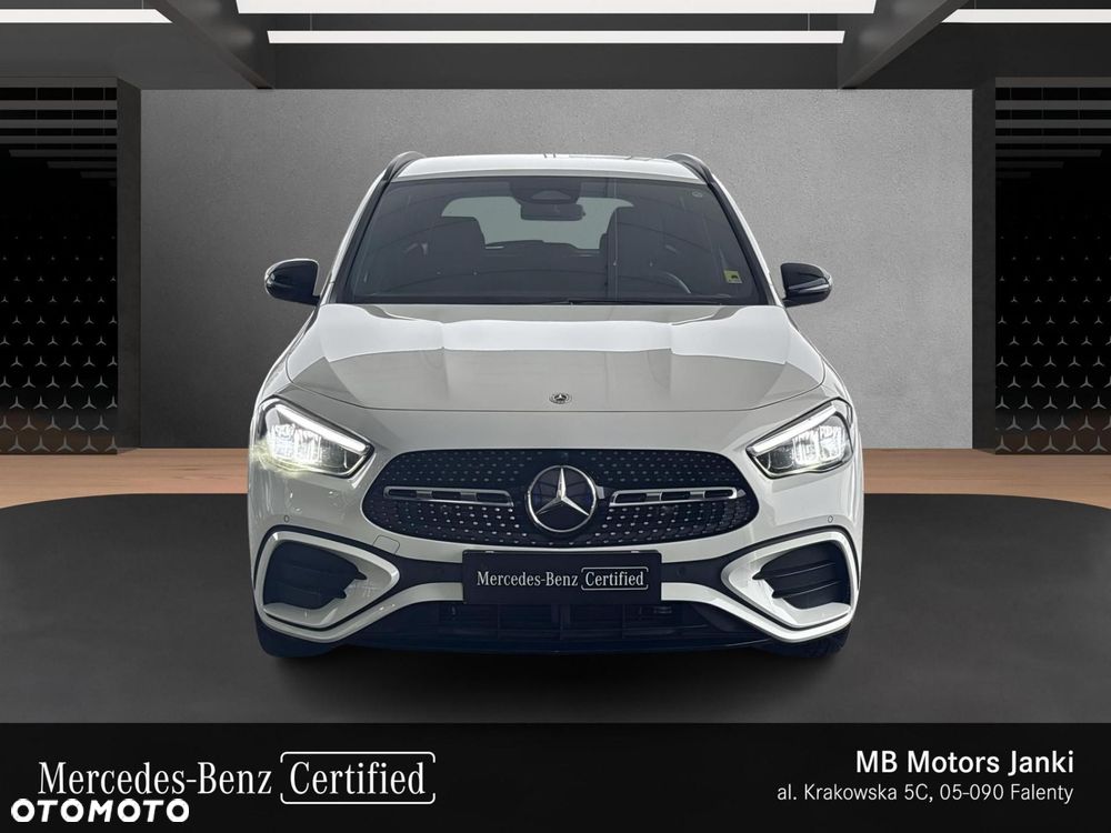 Mercedes-Benz GLA - 9