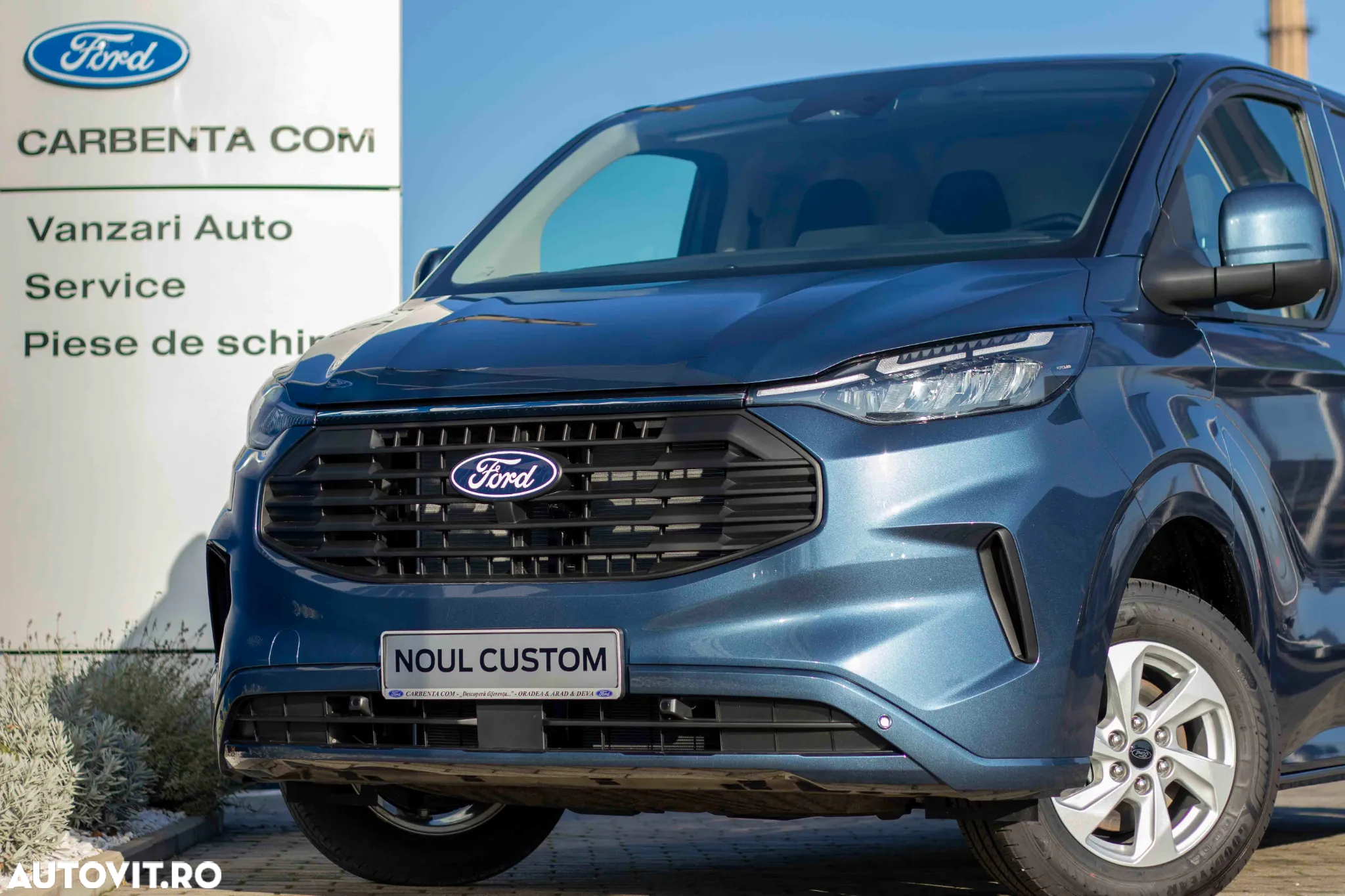 Ford CUSTOM - 11