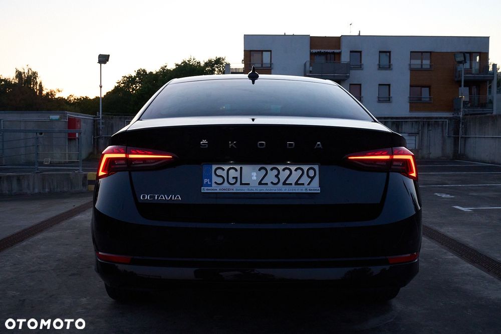 Skoda Octavia 2.0 TDI Ambition DSG - 19