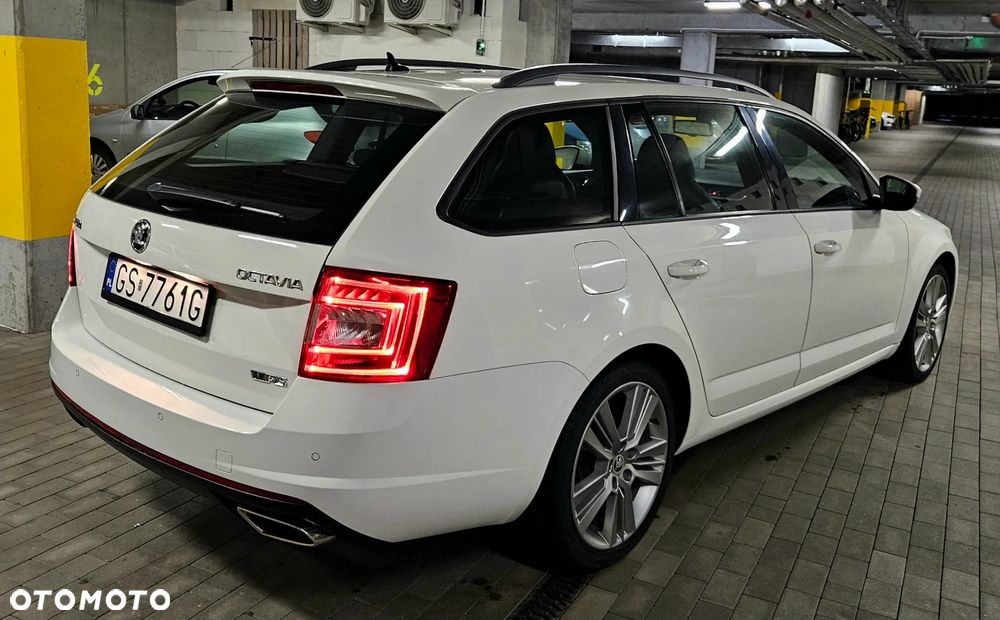 Skoda Octavia 2.0 TDI DSG RS - 6