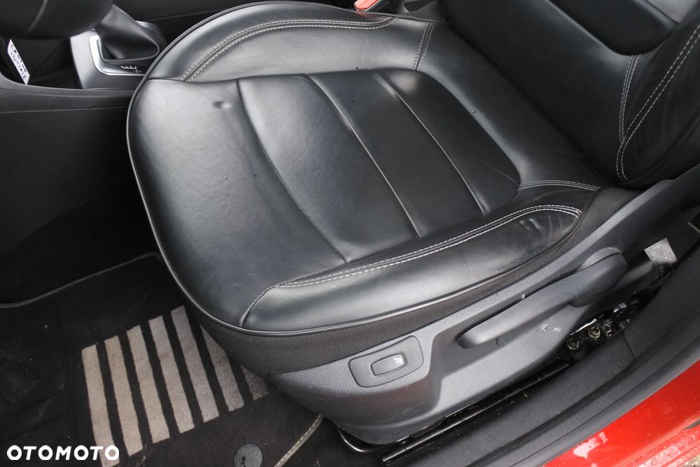 Renault Captur TCe 120 EDC Helly Hansen - 24