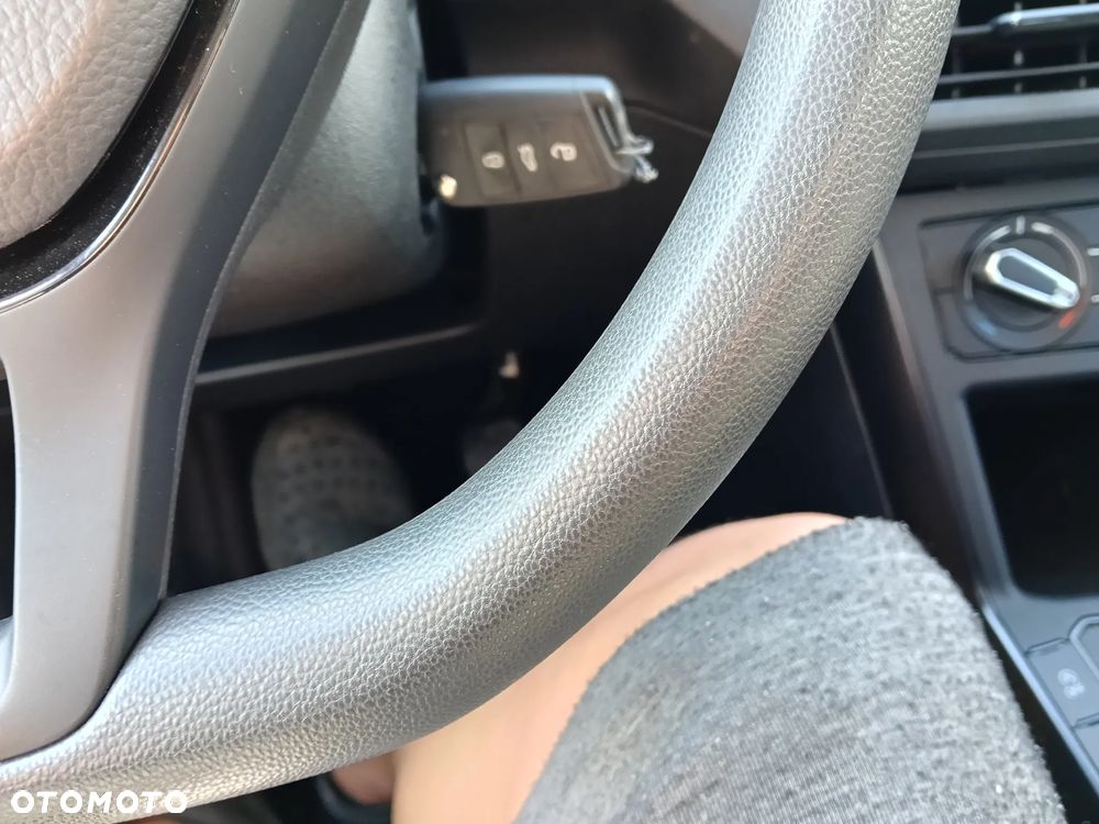 Volkswagen Polo 1.0 ACTIVE - 22