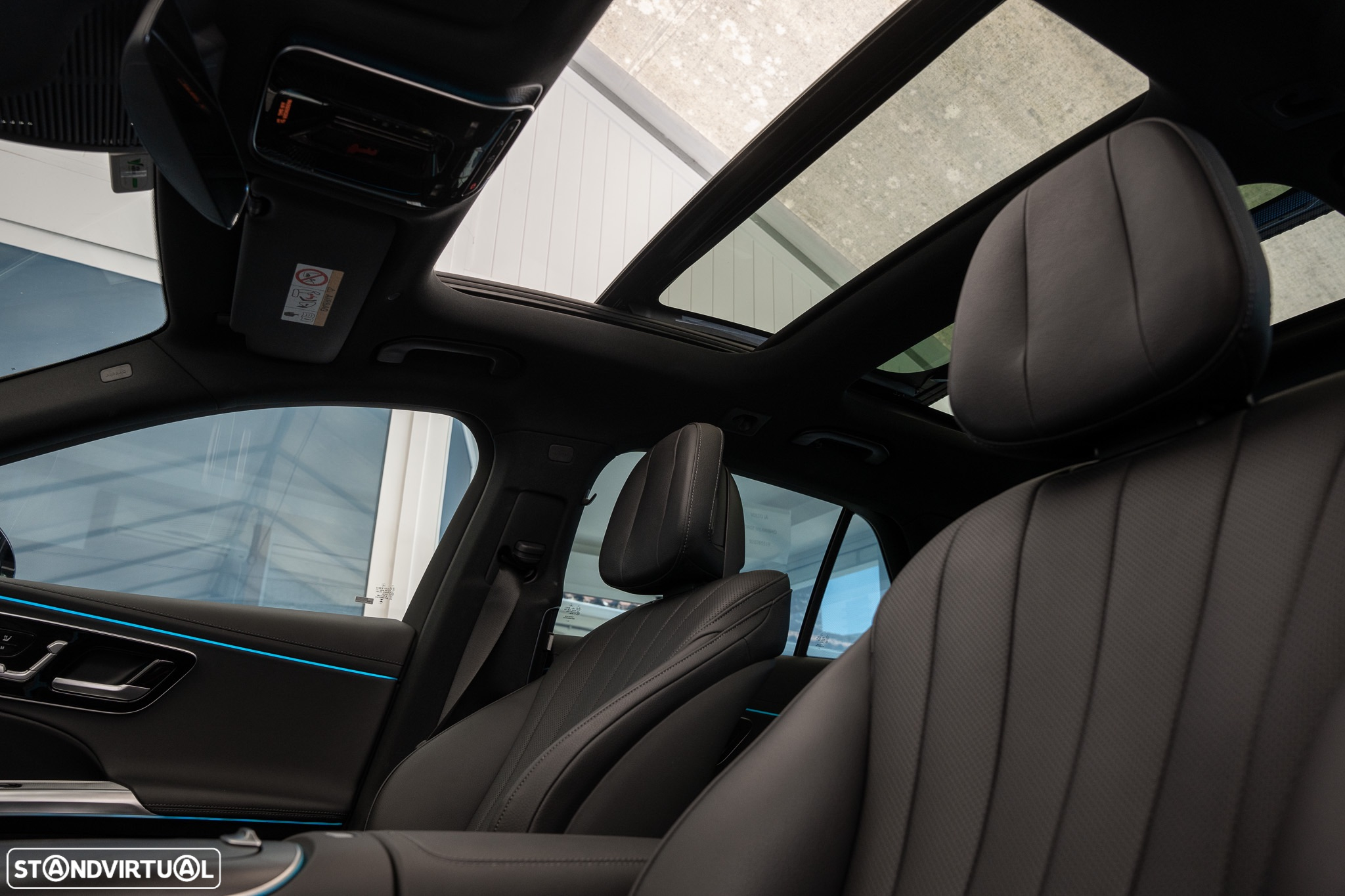 Mercedes-Benz E 300 de AMG Line - 26