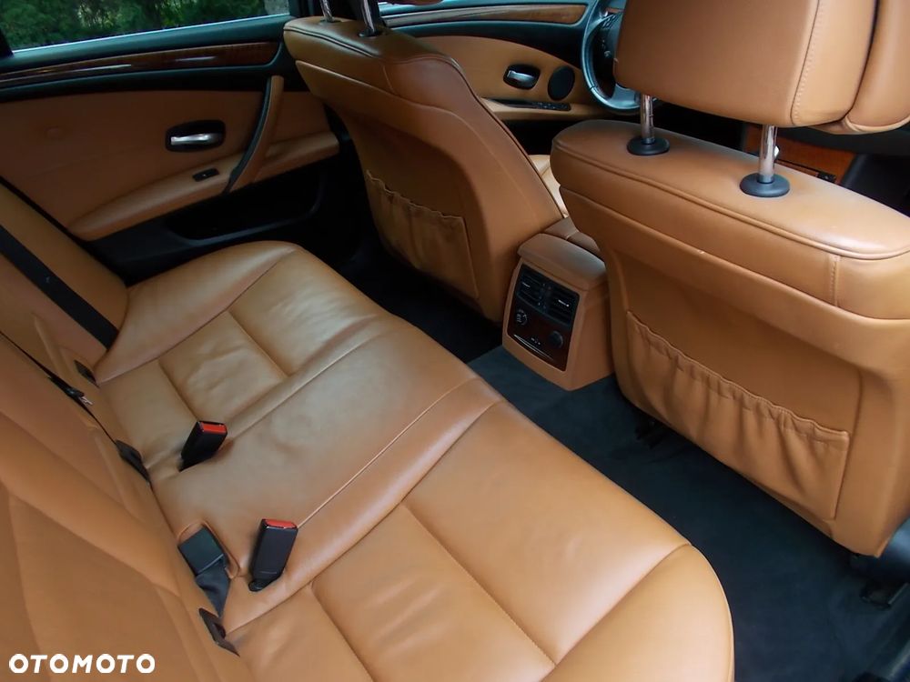 BMW Seria 5 525d - 9