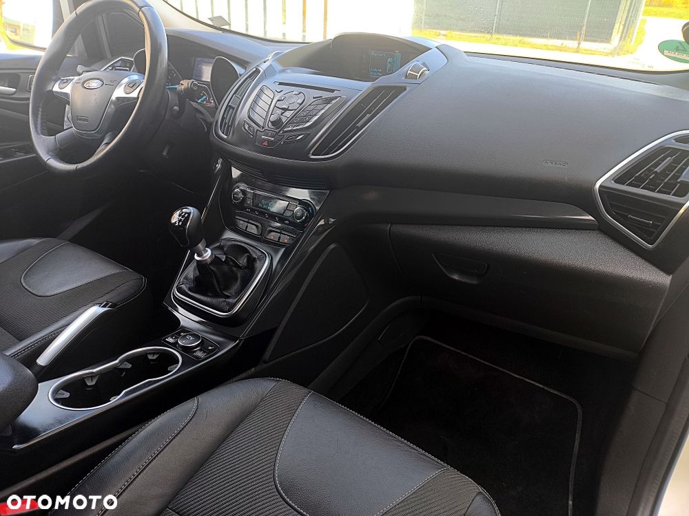 Ford Kuga 2.0 TDCi 2x4 Titanium - 31