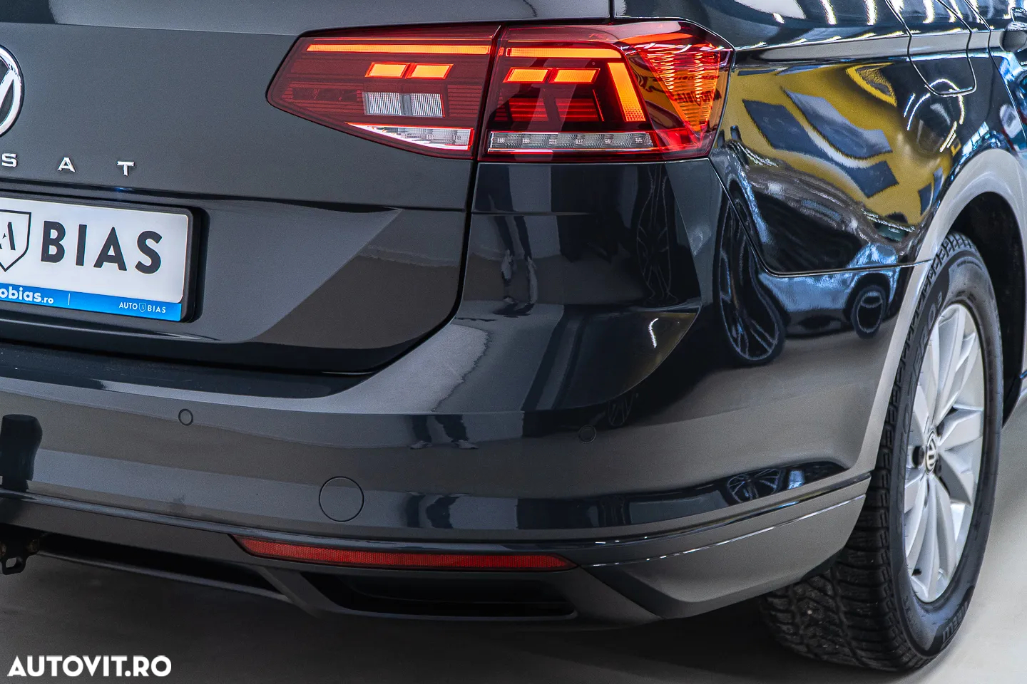 Volkswagen Passat 1.6 TDI DSG Comfortline - 38