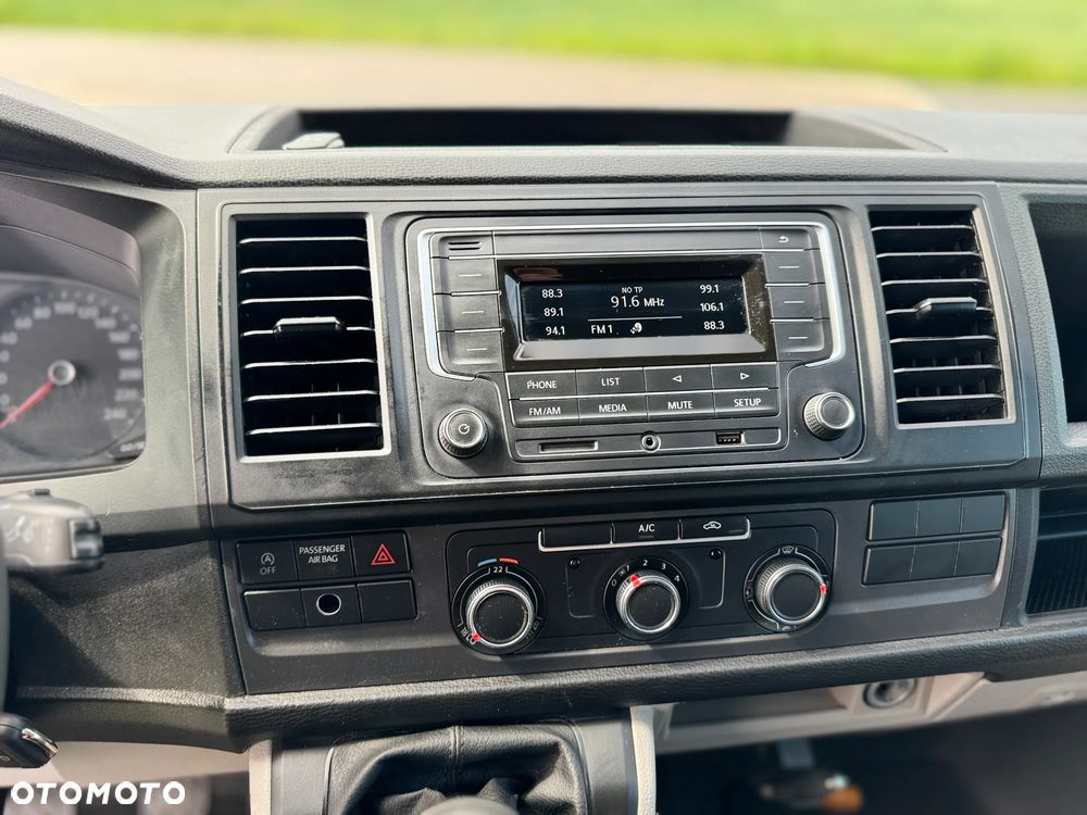 Volkswagen Transporter - 11