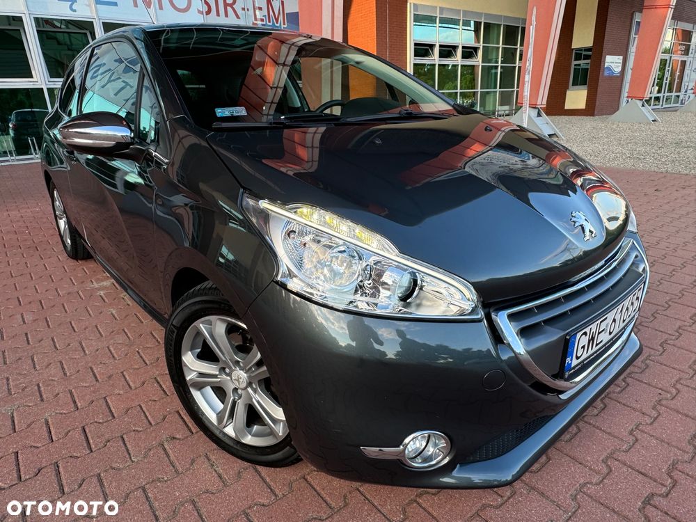 Peugeot 208 - 10