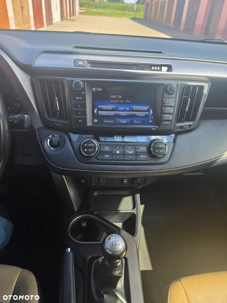 Toyota RAV4 2.0 D-4D Premium 4x2 - 16