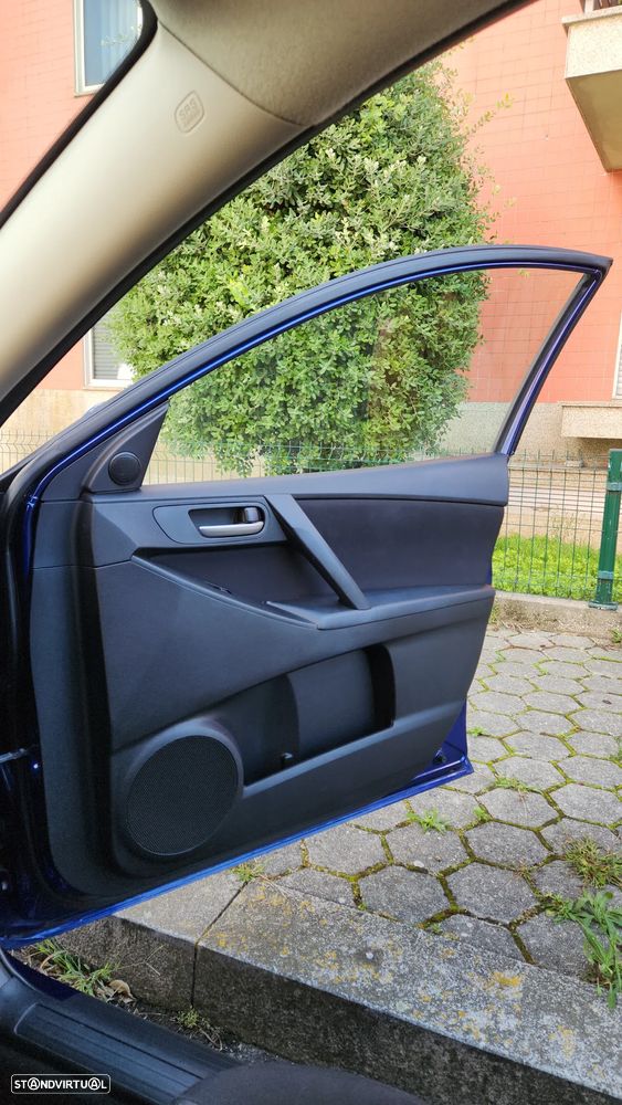 Mazda 3 MZ-CD 1.6 Exclusive - 24