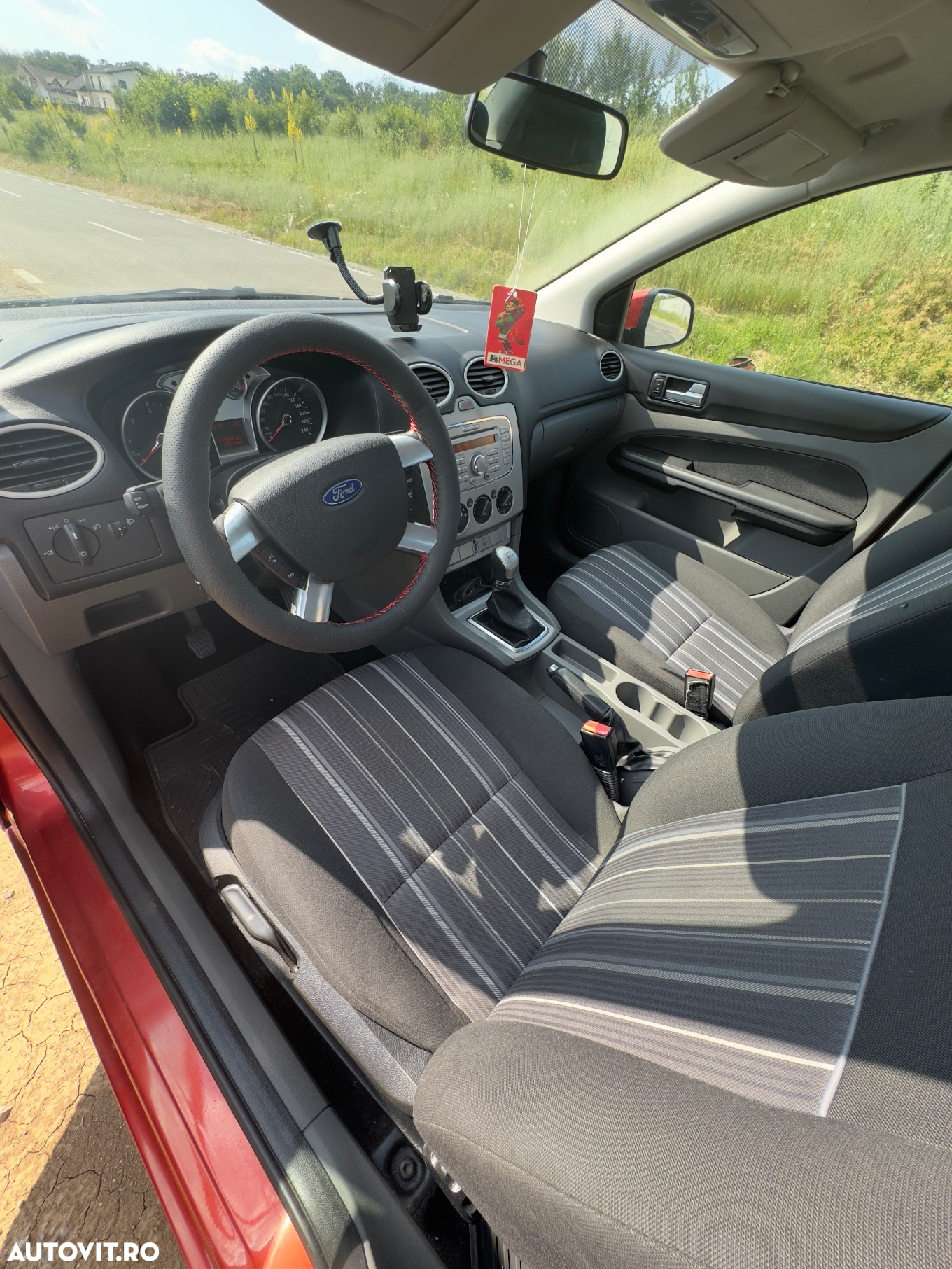 Ford Focus 1.6 TDCi DPF Ghia - 8