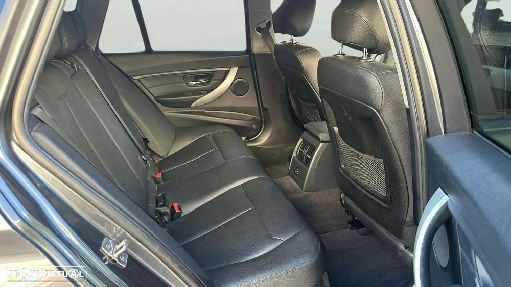 BMW 320 d DPF Touring - 12