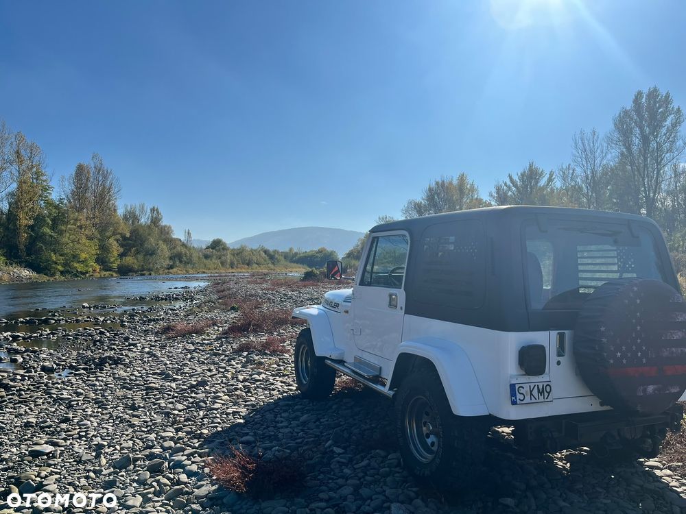 Jeep Wrangler 2.5L - 22