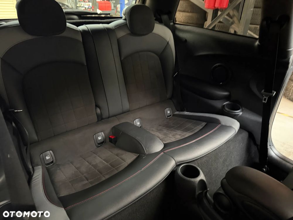 MINI John Cooper Works - 8