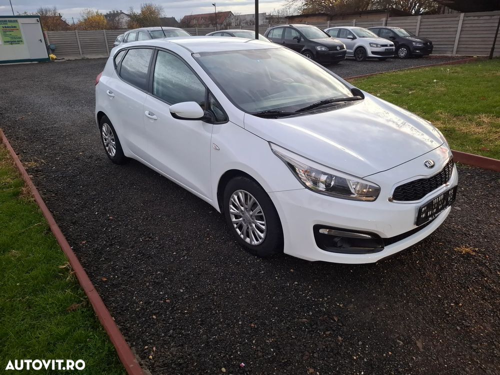 Kia Ceed 1.6 GDI Dream-Team Edition - 1