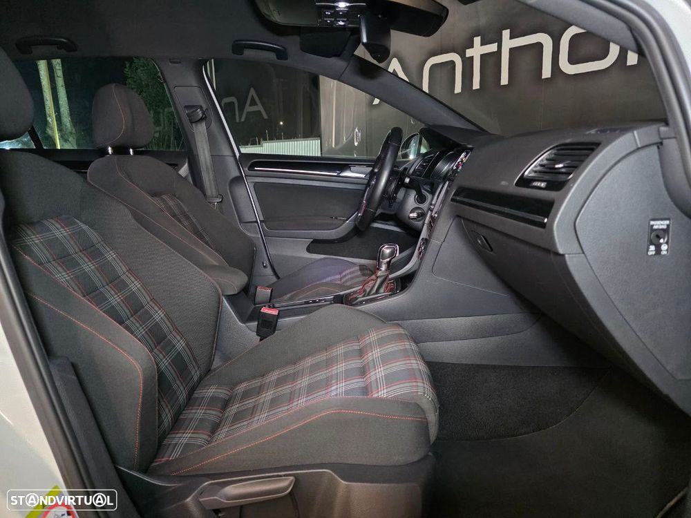 VW Golf 2.0 TSi GTi DSG Performance - 22