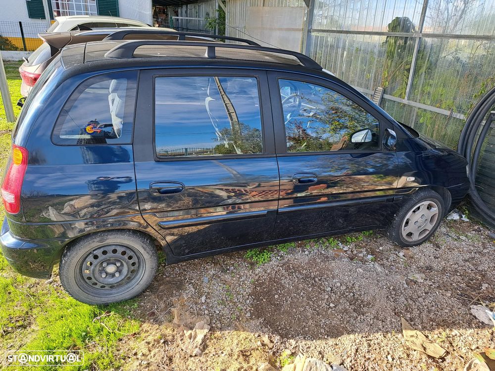 Hyundai Matrix 1.5 CRDi GLS - 2