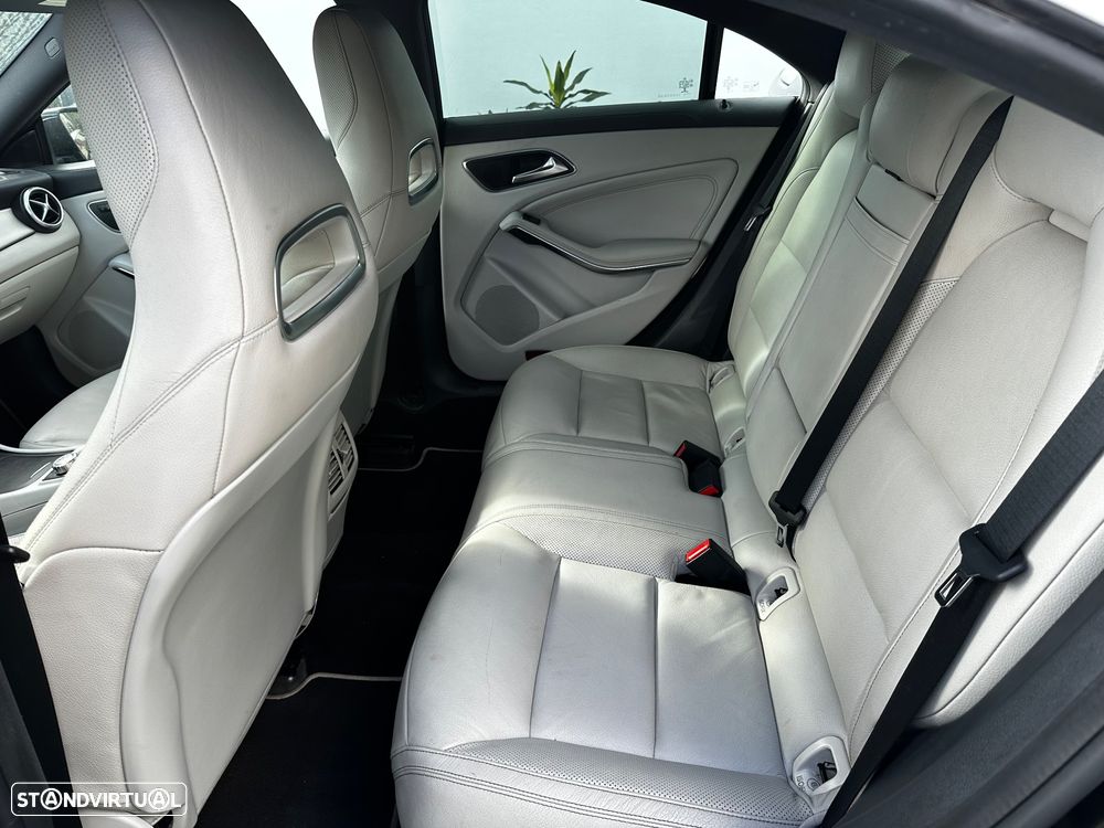 Mercedes-Benz CLA 220 CDI 7G-DCT Urban - 14