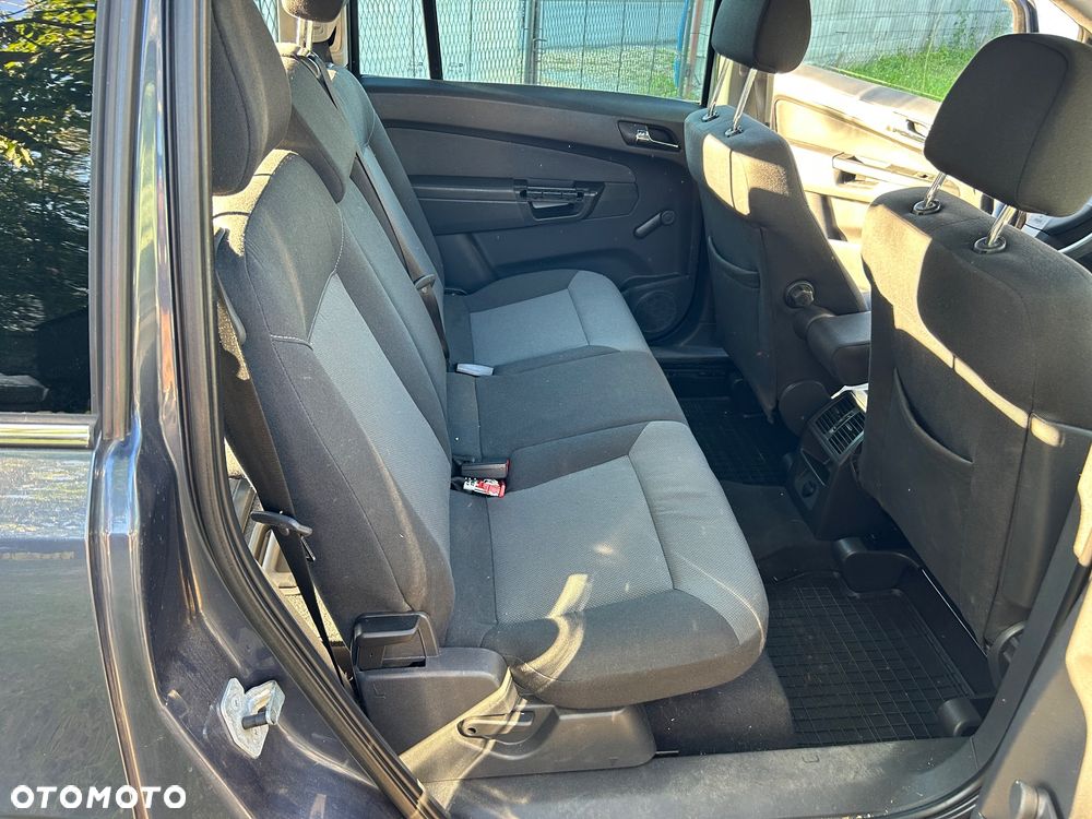 Opel Zafira 1.8 Cosmo - 18