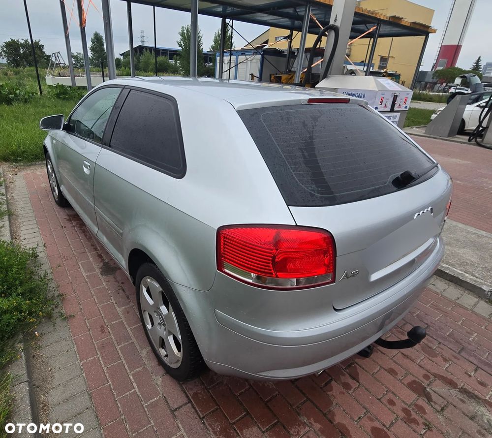 Audi A3 3-drzwiowe 1.6 Ambition - 6