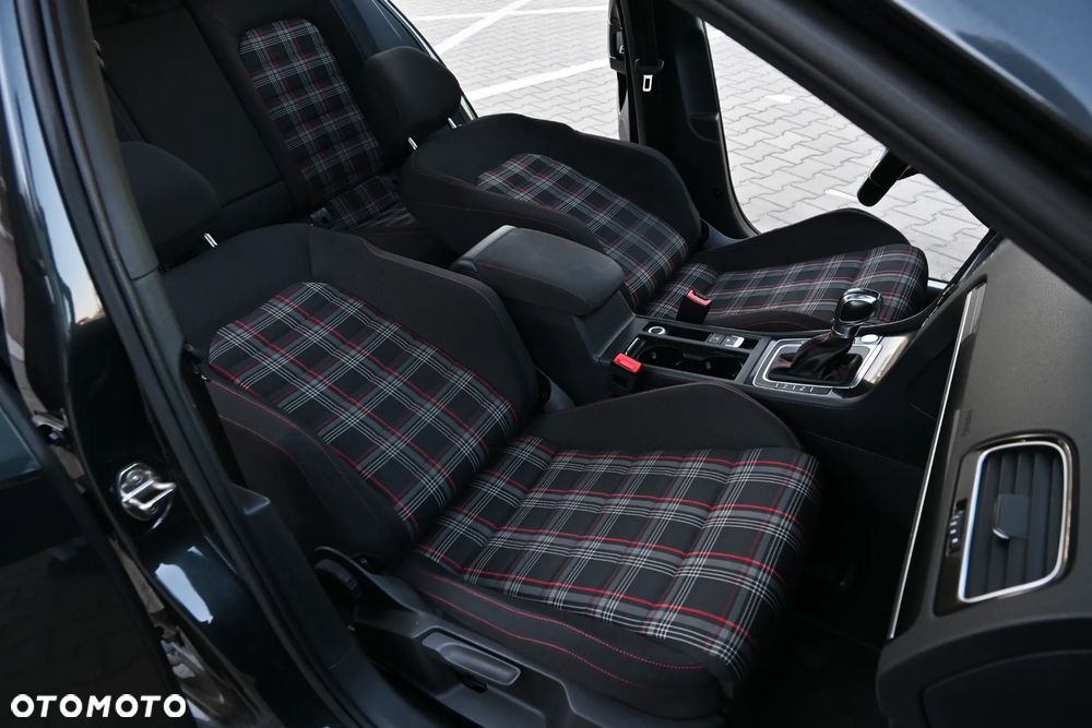 Volkswagen Golf 2.0 TSI BMT GTI Performance DSG - 26