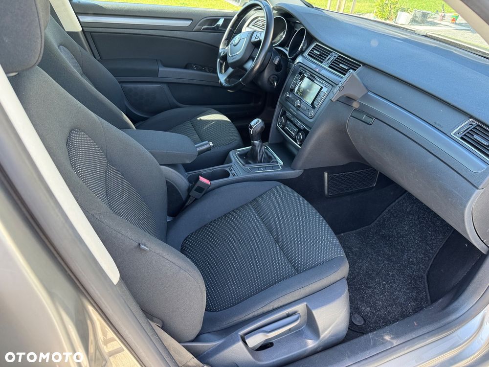 Skoda Superb 2.0 TDI Ambition - 27